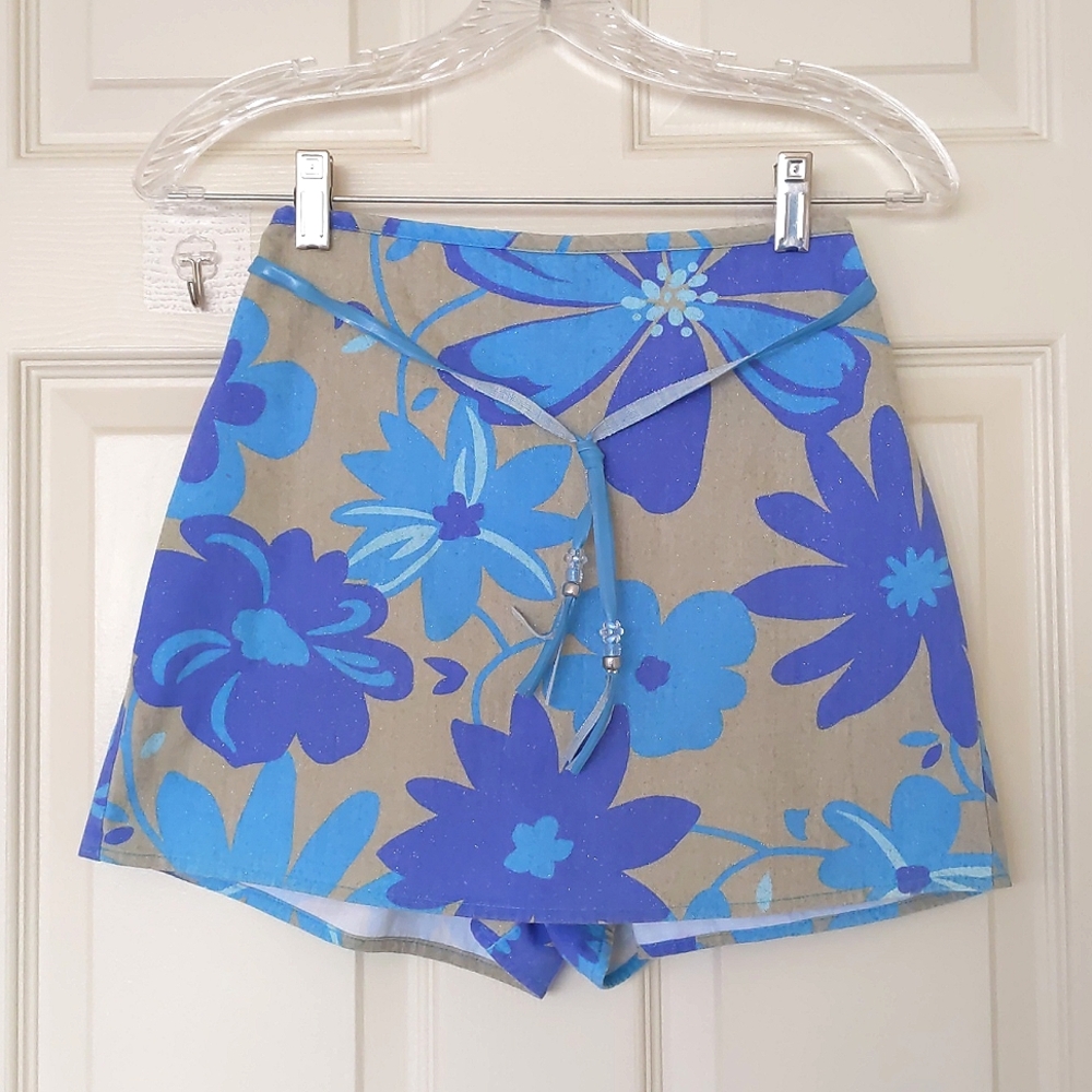 NWOT. Girl's 100% Cotton Skirt/Skort with multi color flowers and sparkling.